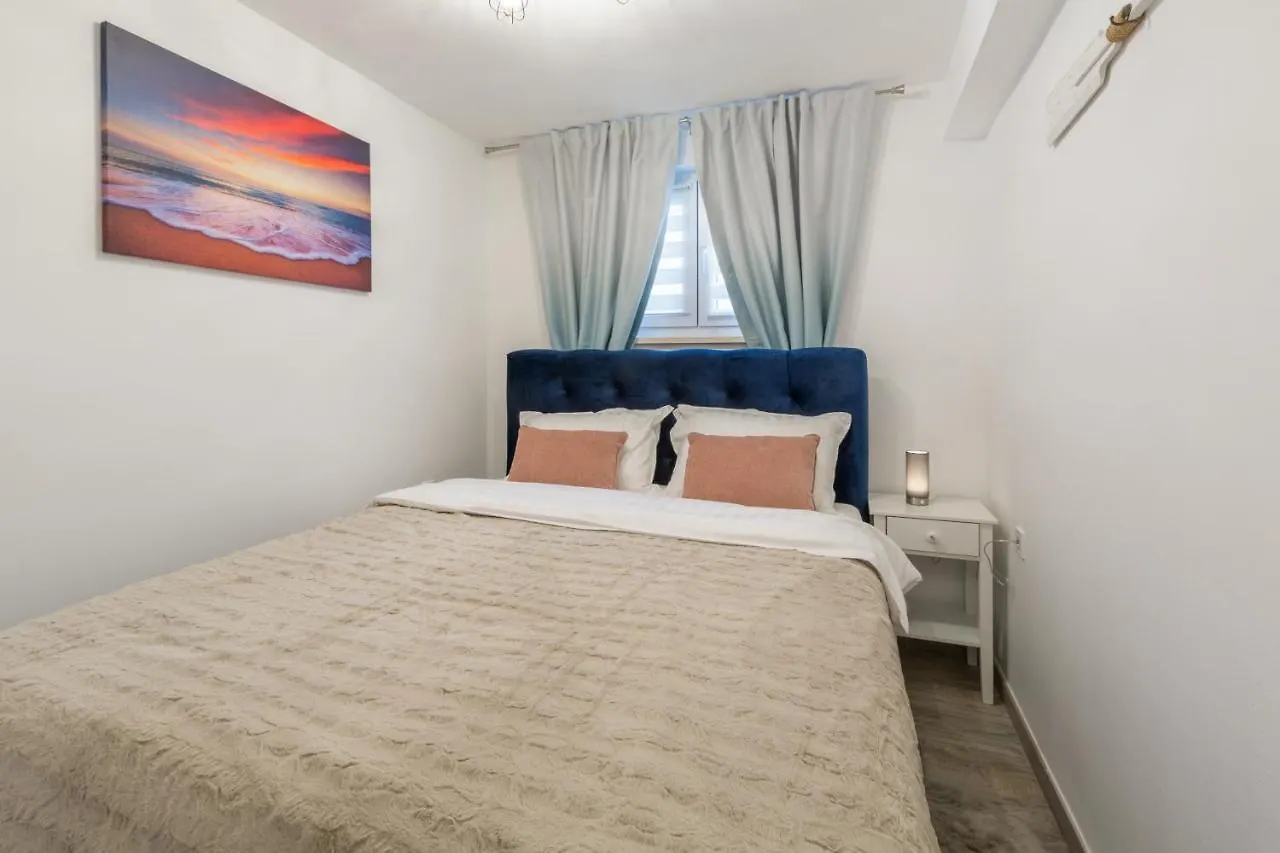 Apartment Amor Pula 0*,  Croatia